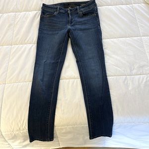 DL1961 Emma legging. Size 26. Skinny fit. Mid rise. Very gently used.